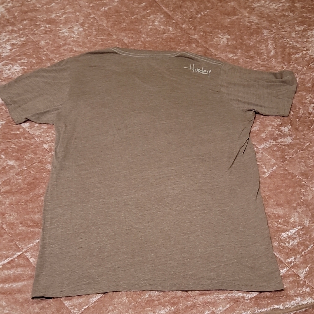 Hurley Men's Large V-Neck Tee Shirt - Picture 5 of 8